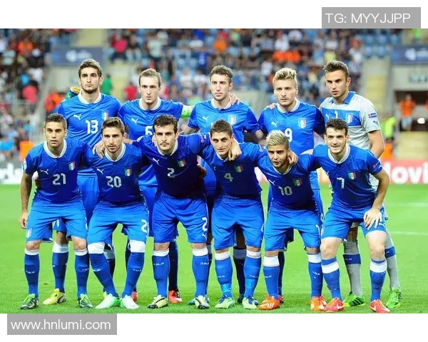 足球明星齐聚一堂高清合影展现足坛风采与荣耀瞬间